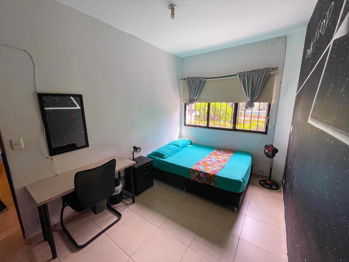 Casa Clandestina Guest House Medellin Exterior photo